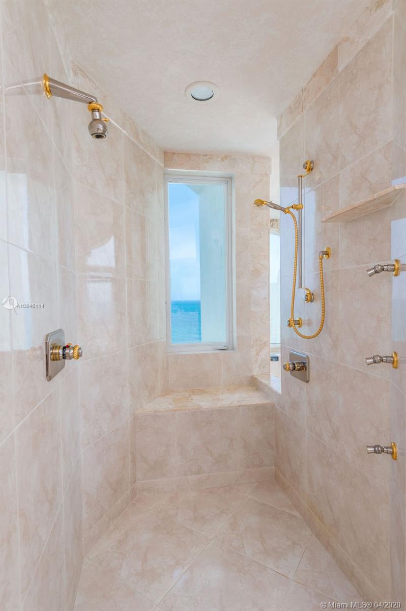 VILLA OCTAGON CONDO - Residential