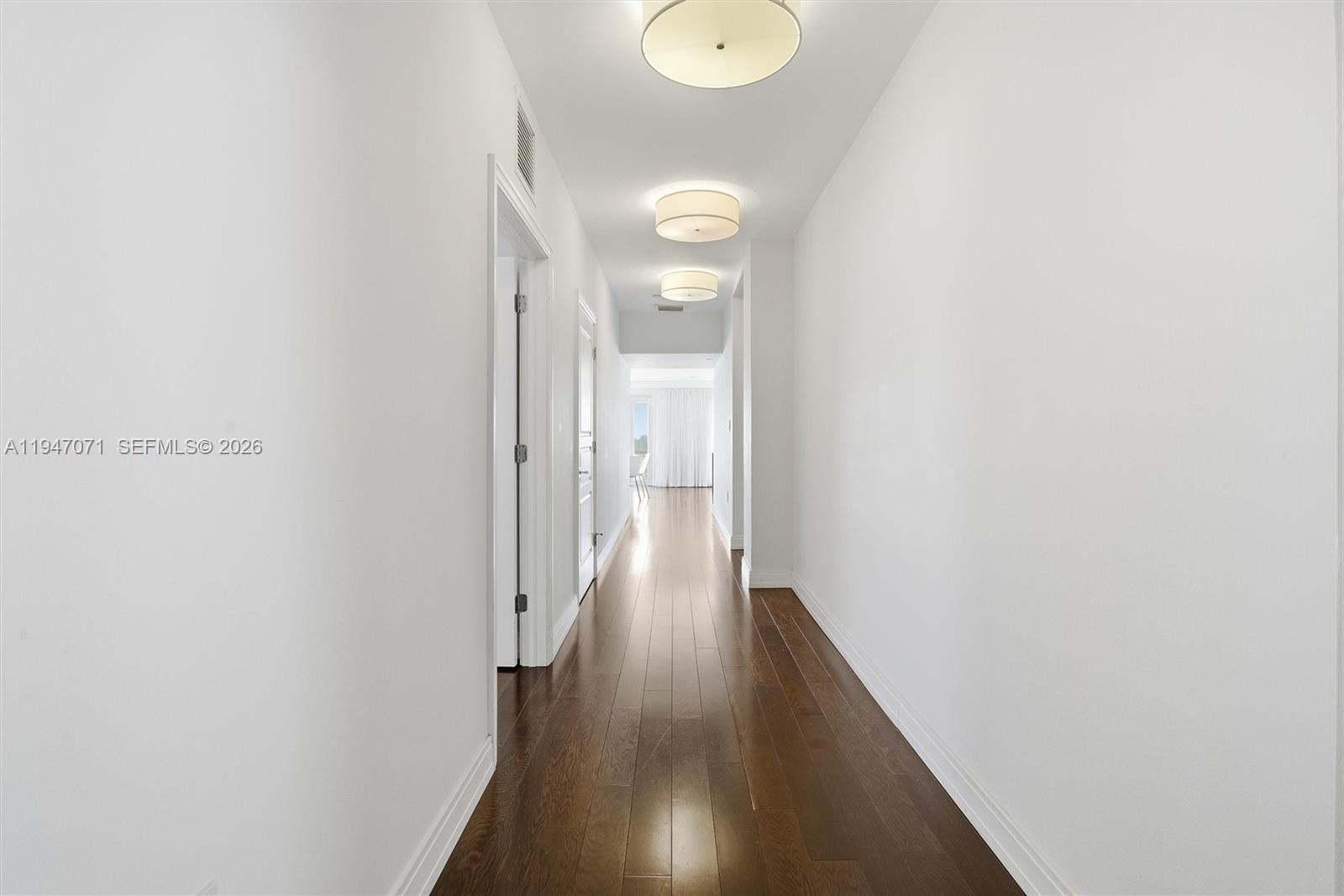 THE CARLYLE DECO HOTEL CO - Residential