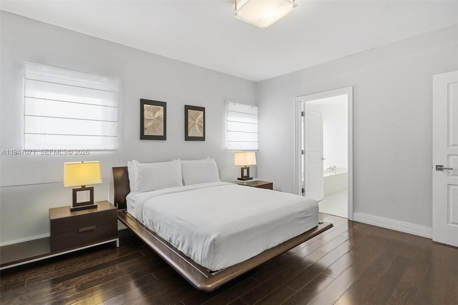 THE CARLYLE DECO HOTEL CO - Residential