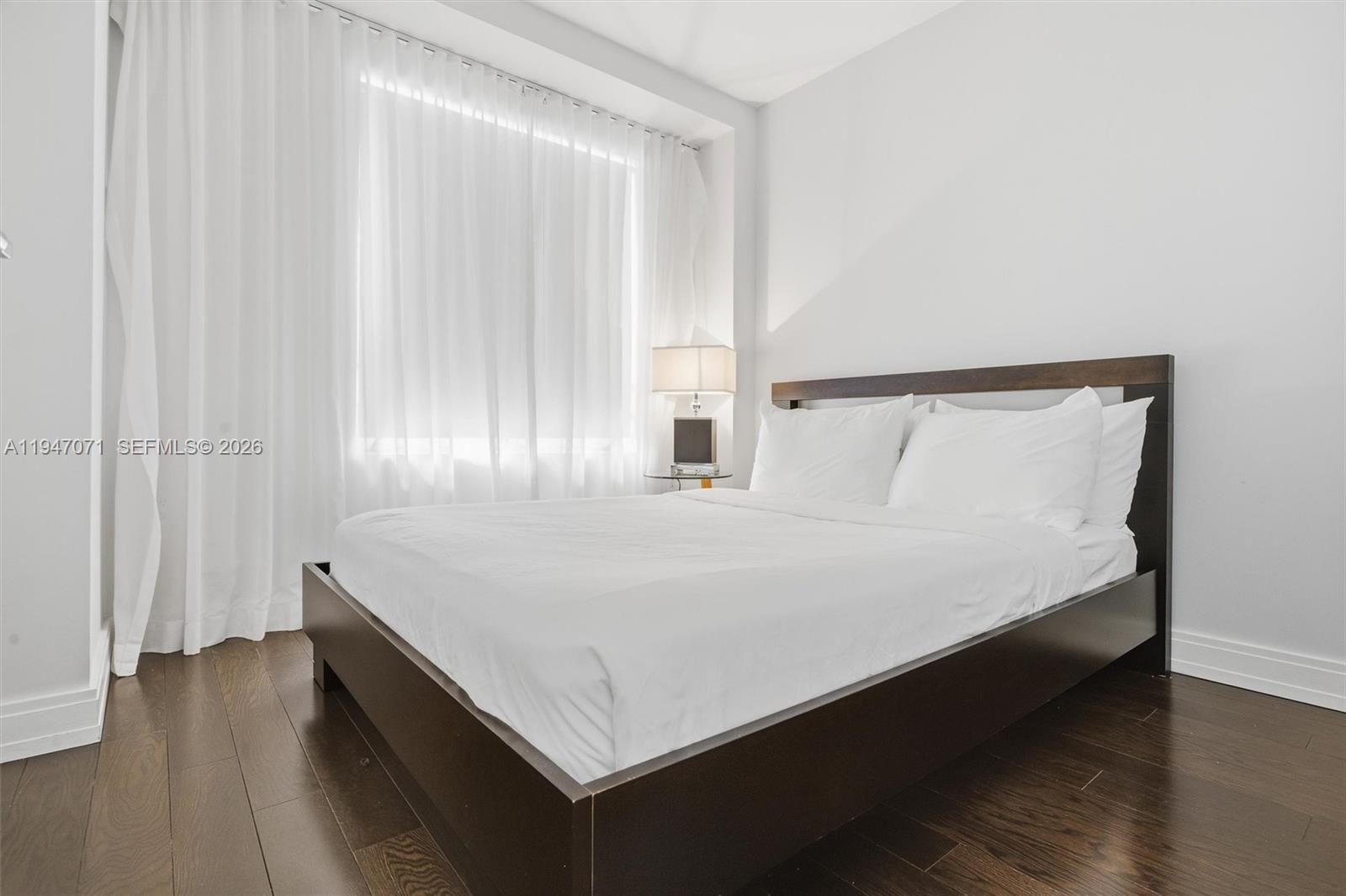 THE CARLYLE DECO HOTEL CO - Residential