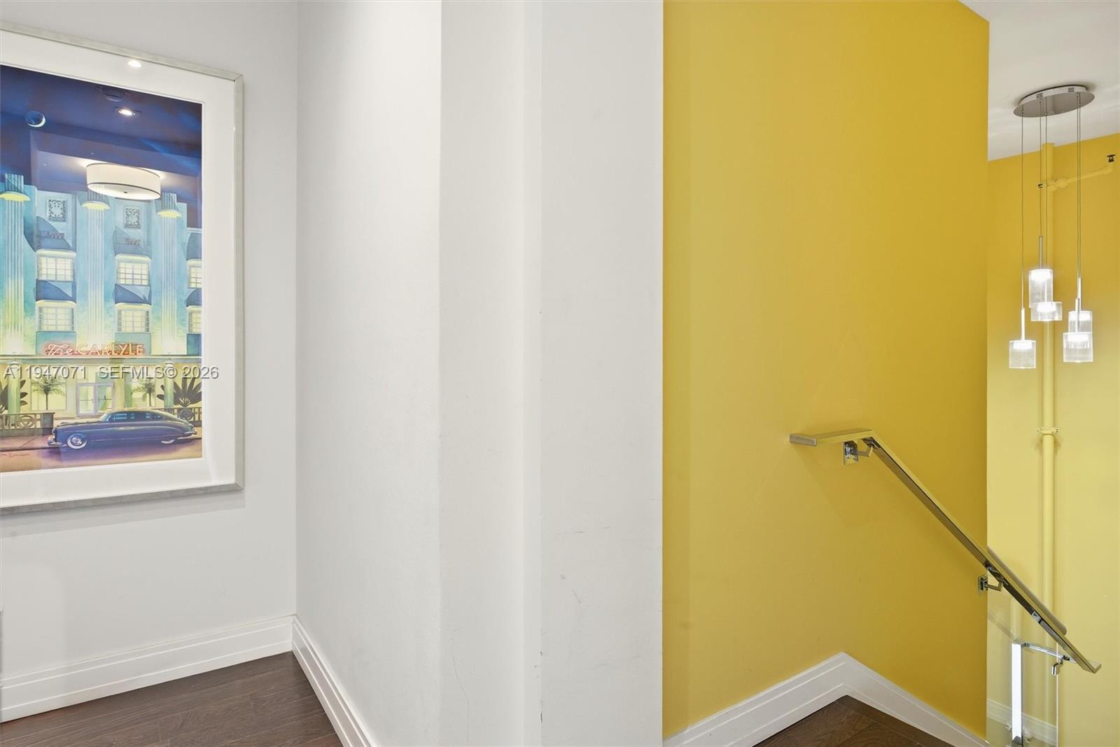 THE CARLYLE DECO HOTEL CO - Residential