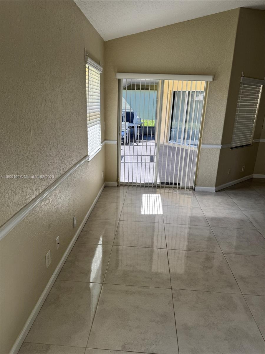 PORT ST LUCIE SECTION 21 - Residential Lease