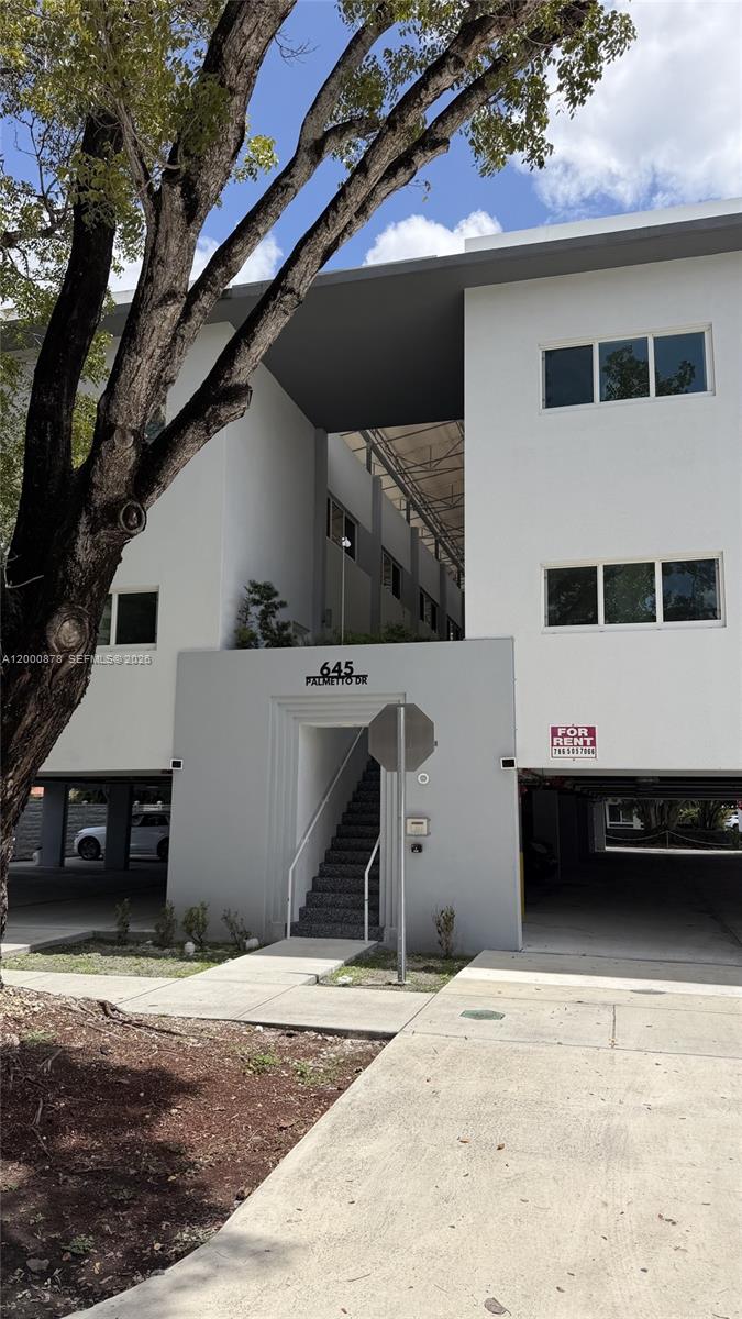 COUNTRY CLUB ESTATES SEC - Residential Lease