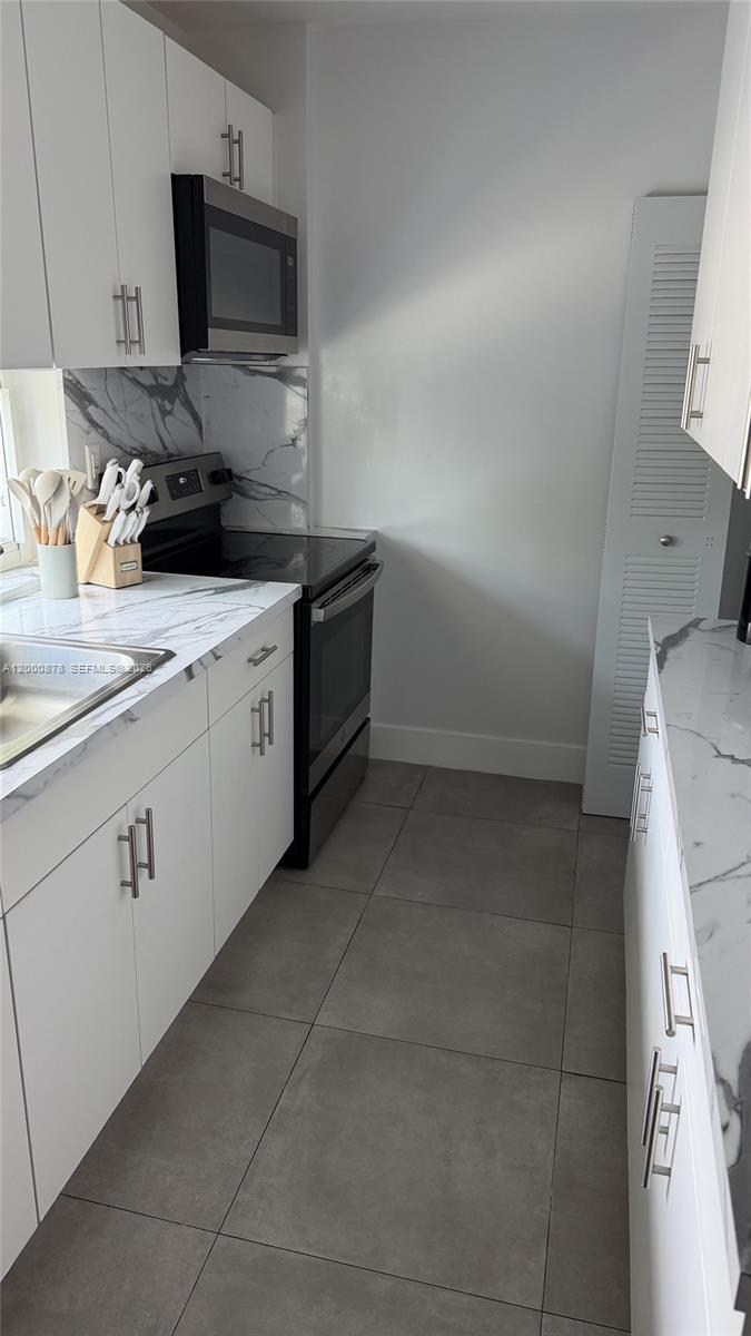 COUNTRY CLUB ESTATES SEC - Residential Lease