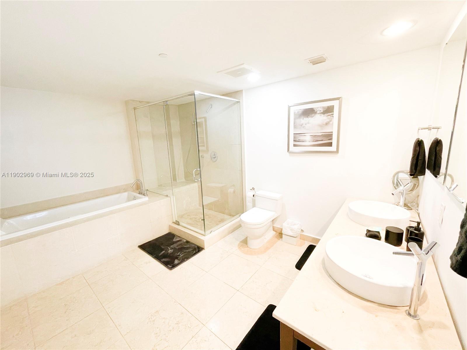 ICON BRICKELL CONDO NO 3 - Residential