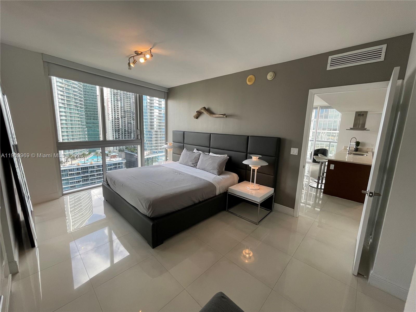 ICON BRICKELL CONDO NO 3 - Residential