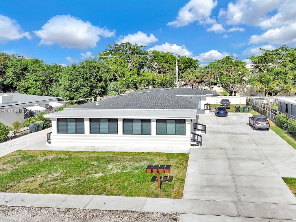 Rental Property at 12400 Ne 11th Ct 2, North Miami, Miami-Dade County, Florida - Bedrooms: 2 
Bathrooms: 1  - $2,500 MO.