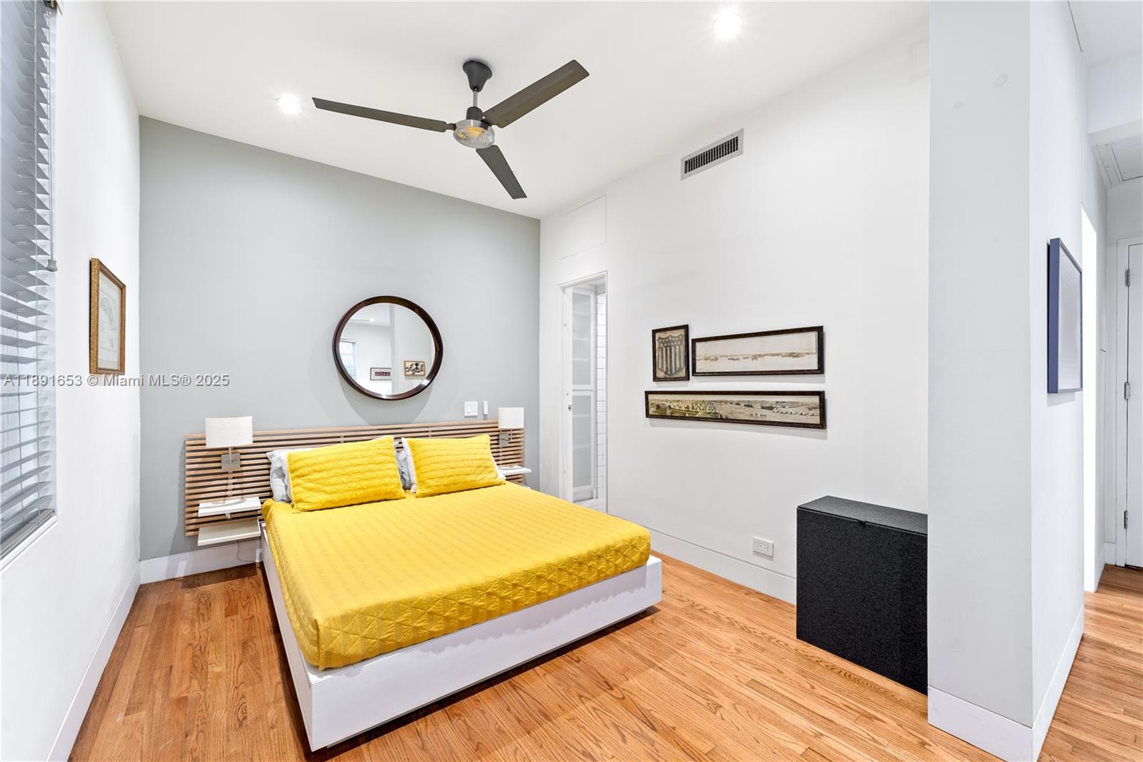 THE RIVIERA ARMS CONDO - Residential Lease