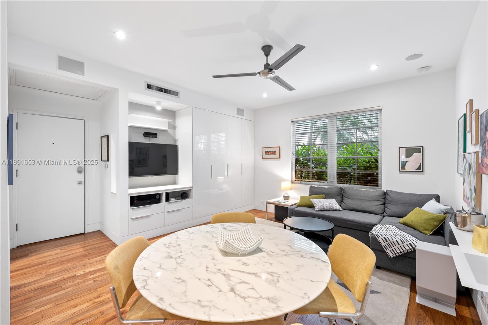 THE RIVIERA ARMS CONDO - Residential Lease