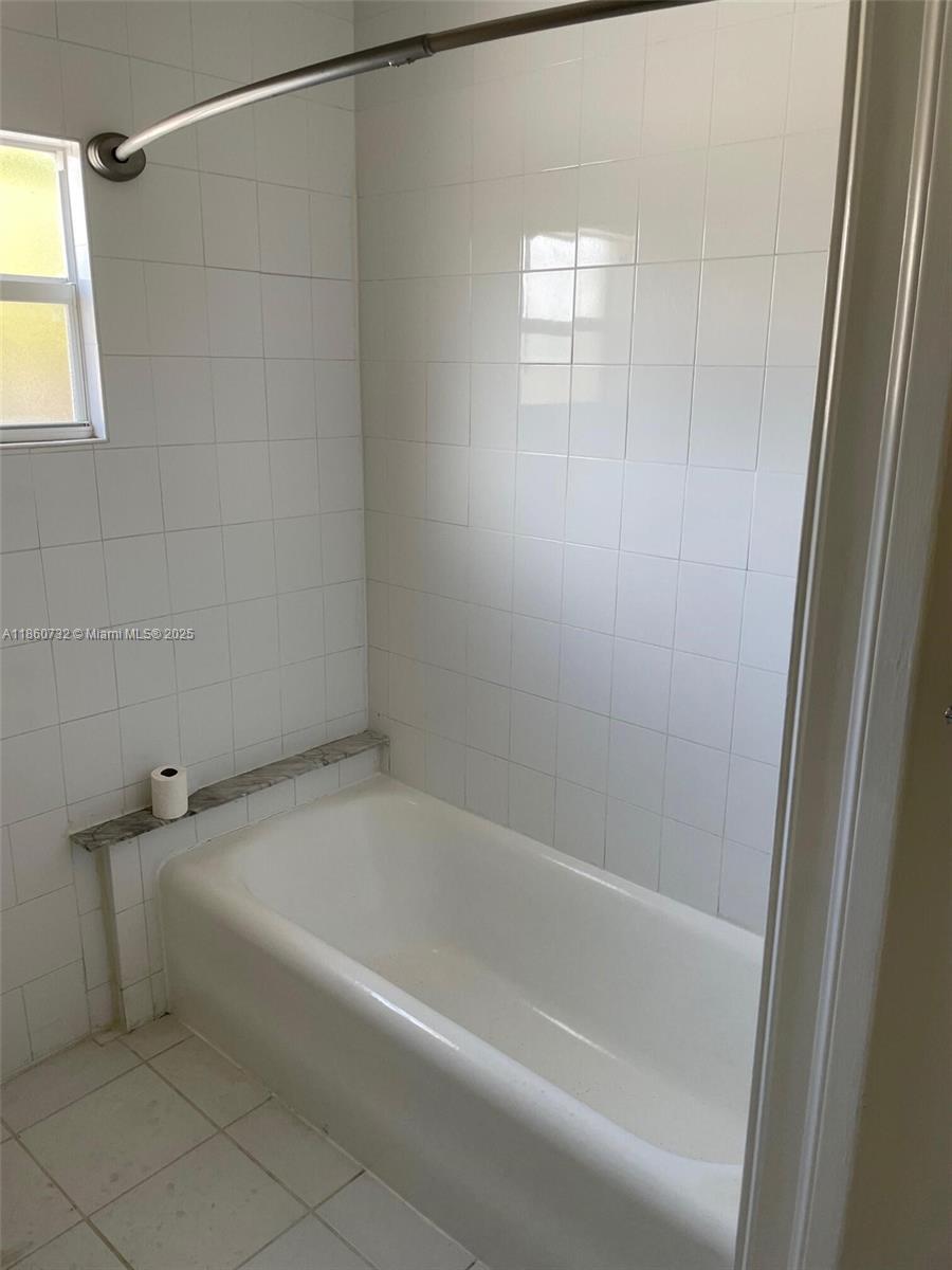 COLEE HAMMOCK - Residential Lease
