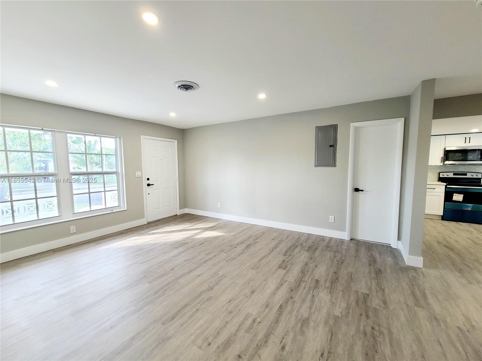 4230 NW 52nd Ave