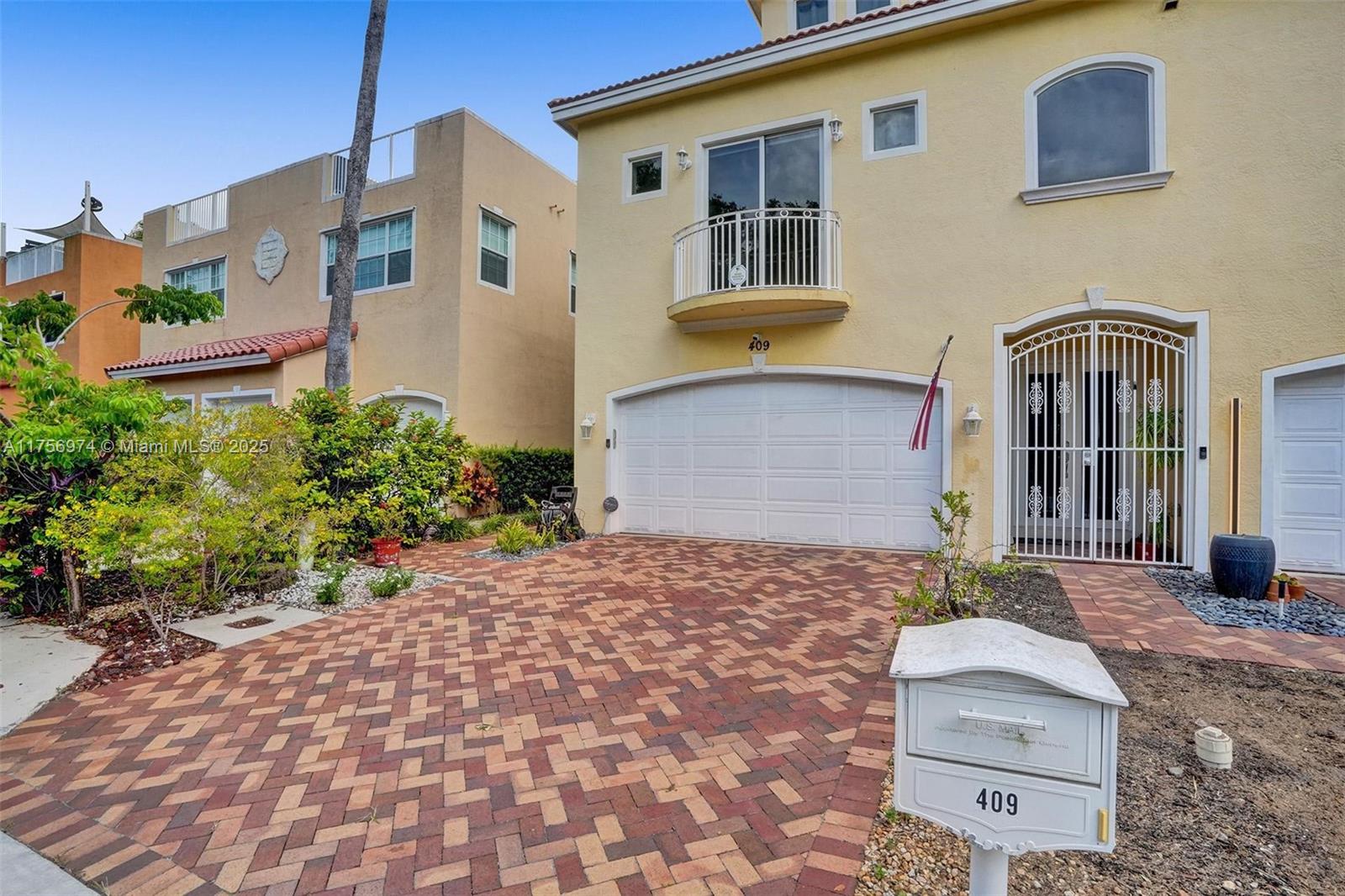 Rental Property at 409 Sw 5th St, Fort Lauderdale, Broward County, Florida - Bedrooms: 4 
Bathrooms: 4  - $4,990 MO.