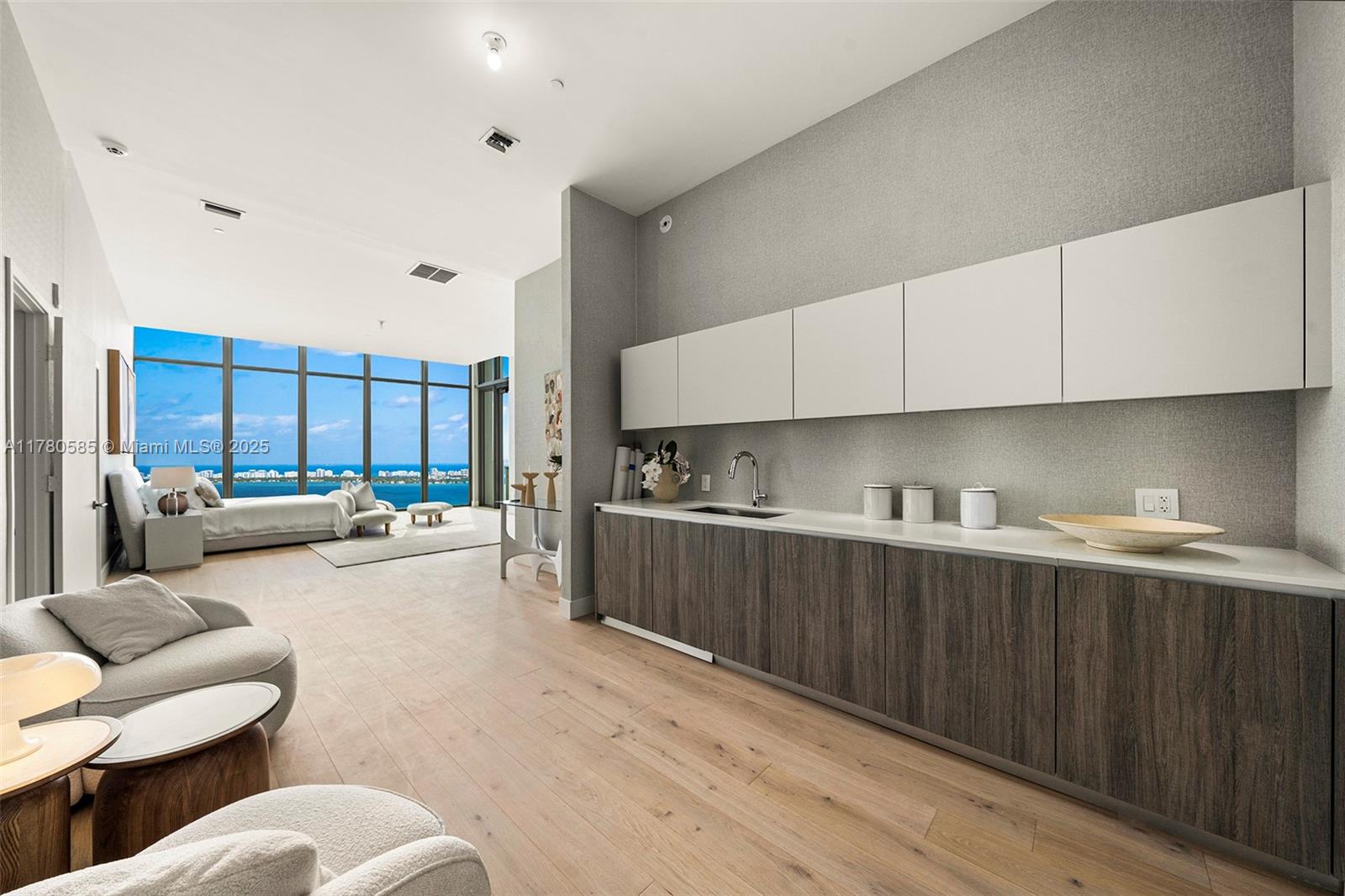 BISCAYNE BEACH CONDO - Residential