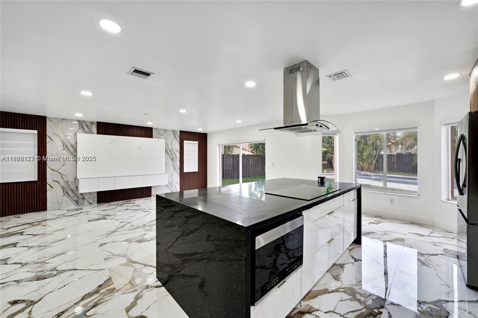 GROVE COMMERCIAL CENTER - Residential