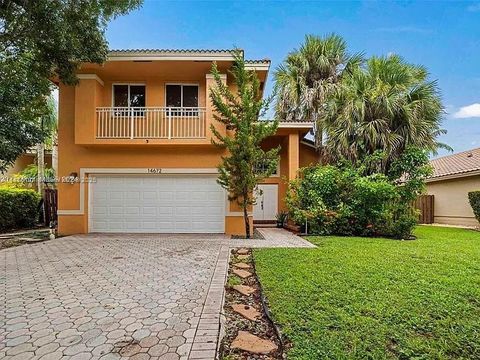Photo of 14672 Vista Luna Dr, Davie, FL 33325 (MLS # A11886127)