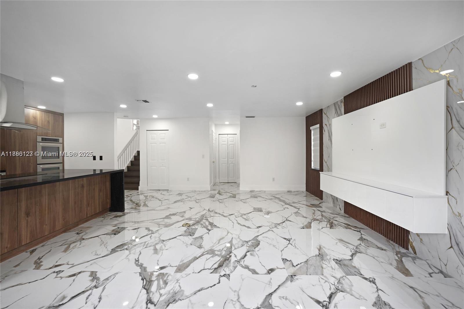 GROVE COMMERCIAL CENTER - Residential