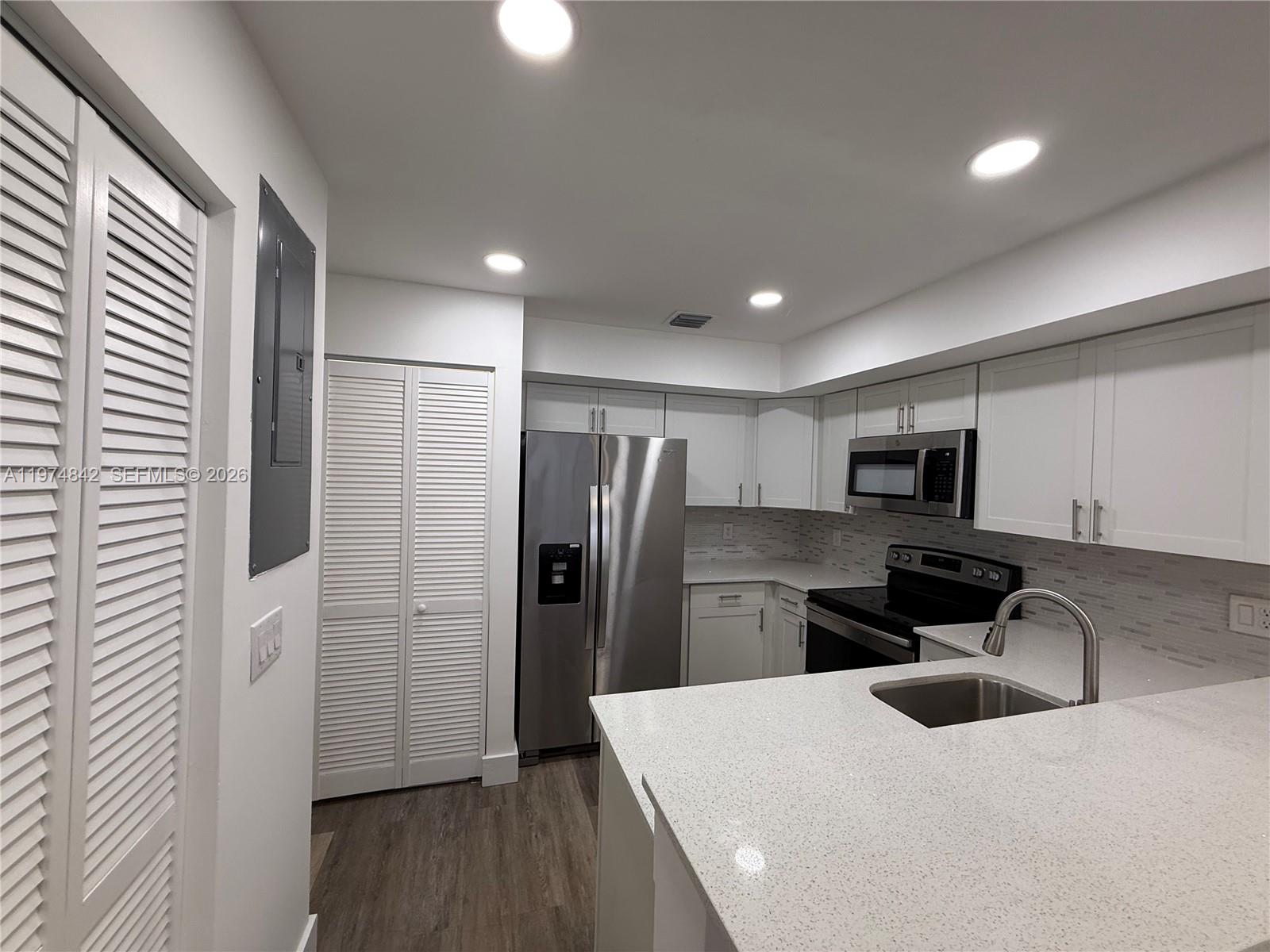 ROCK ISLAND LAND CORP - Residential