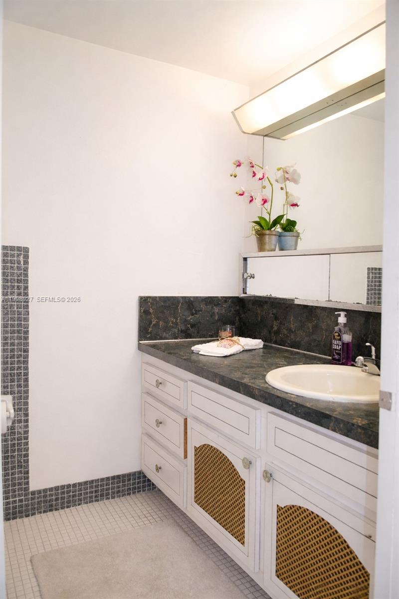 EIGHTH MOORINGS CONDO - Residential