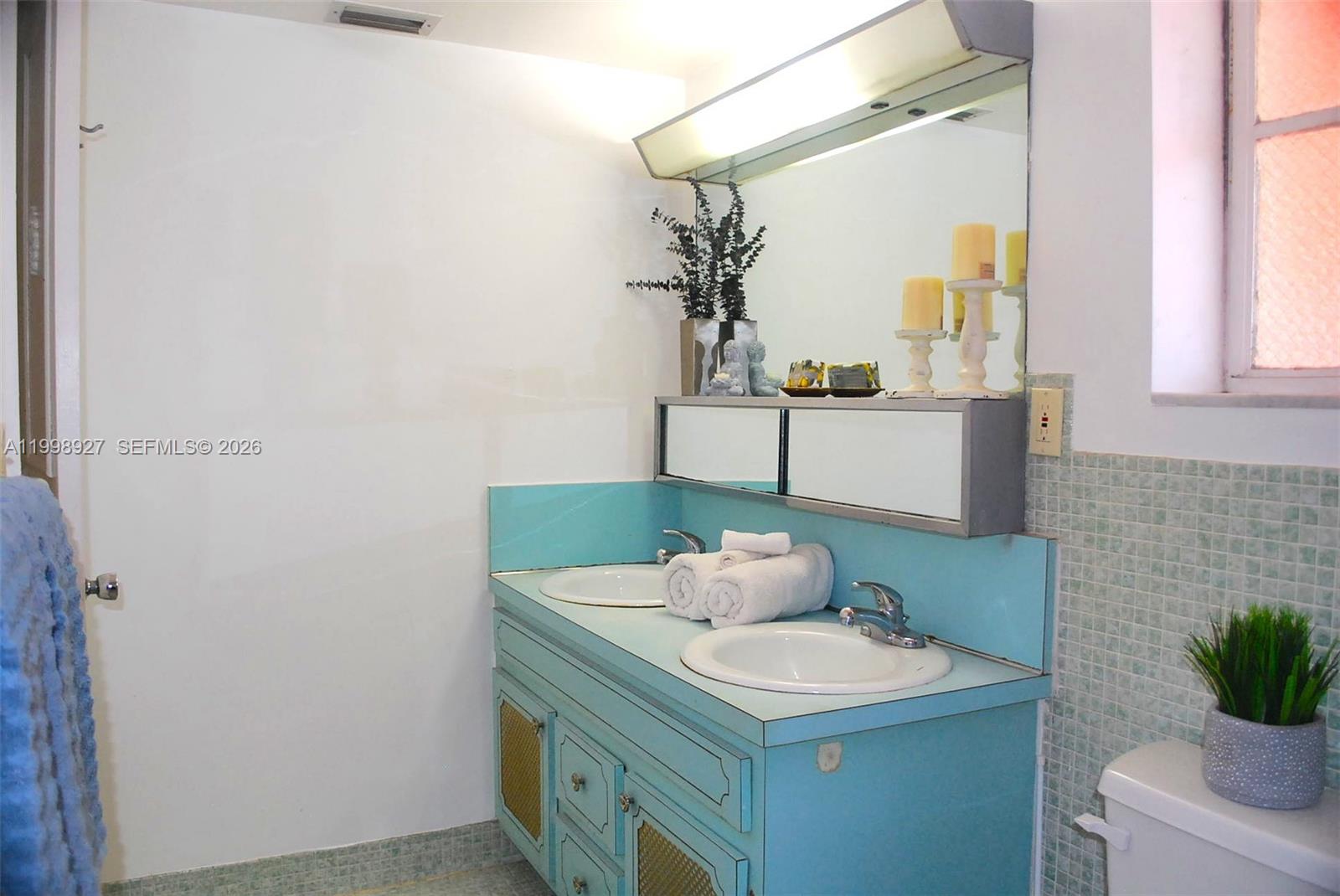 EIGHTH MOORINGS CONDO - Residential