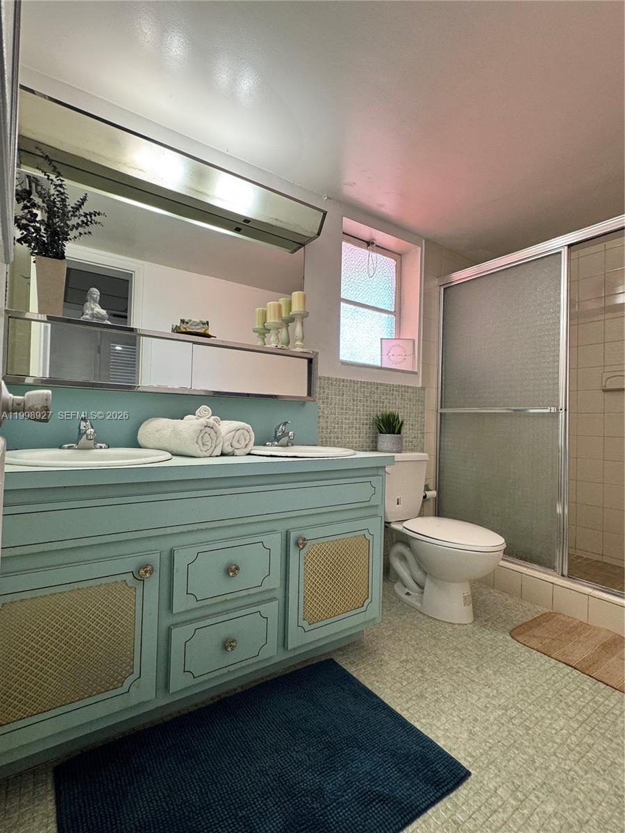 EIGHTH MOORINGS CONDO - Residential