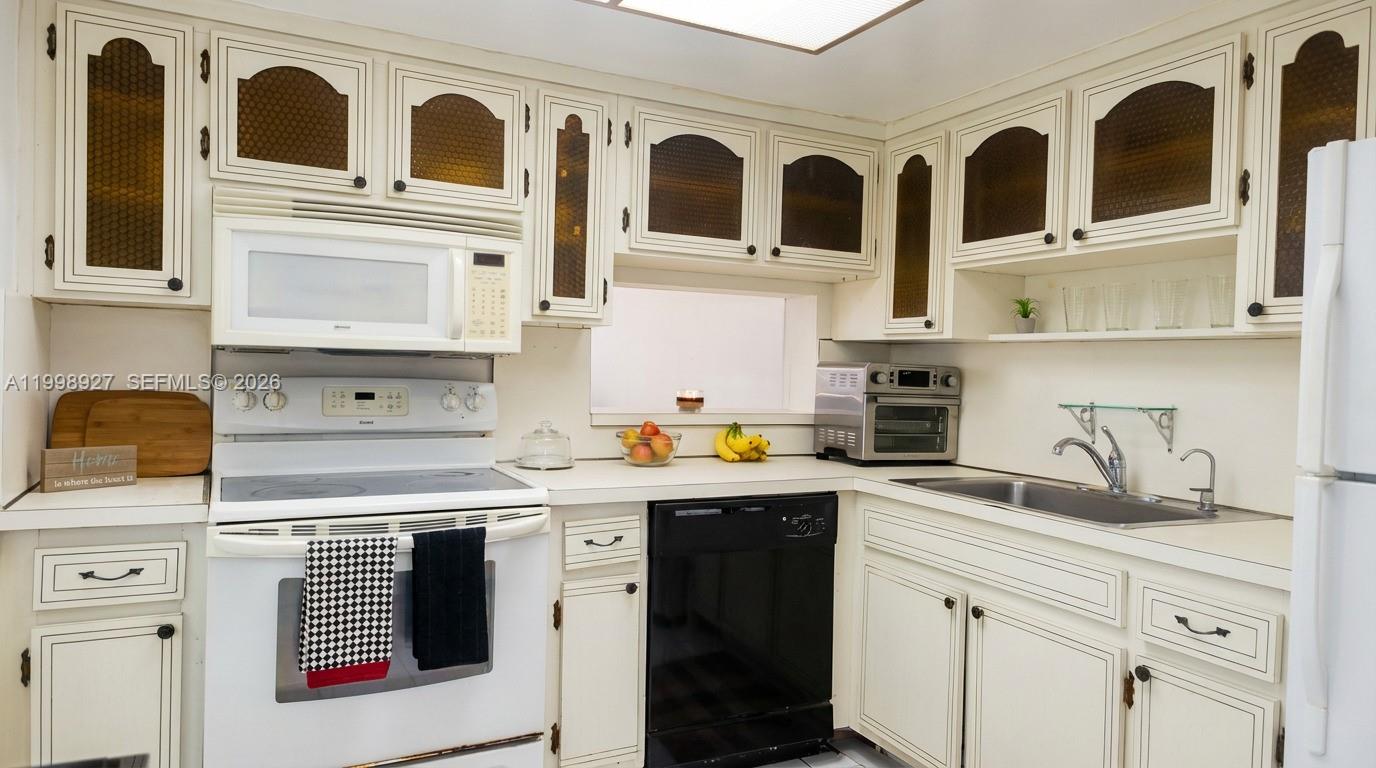 EIGHTH MOORINGS CONDO - Residential