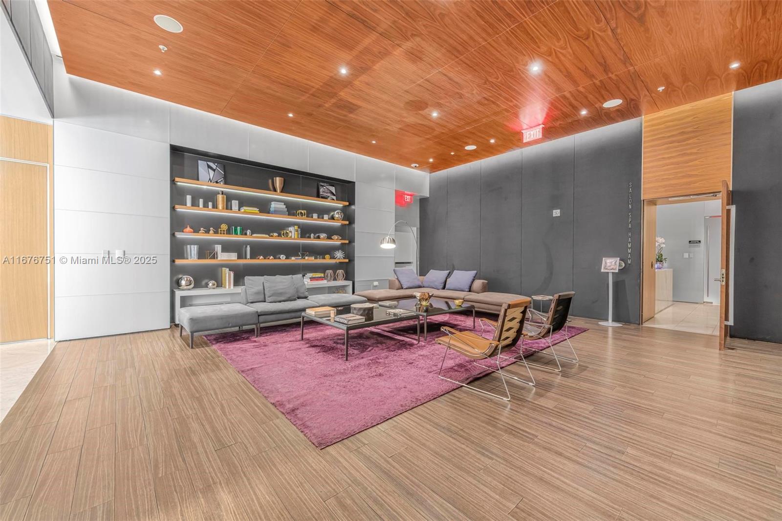 88 SW 7th St 3806