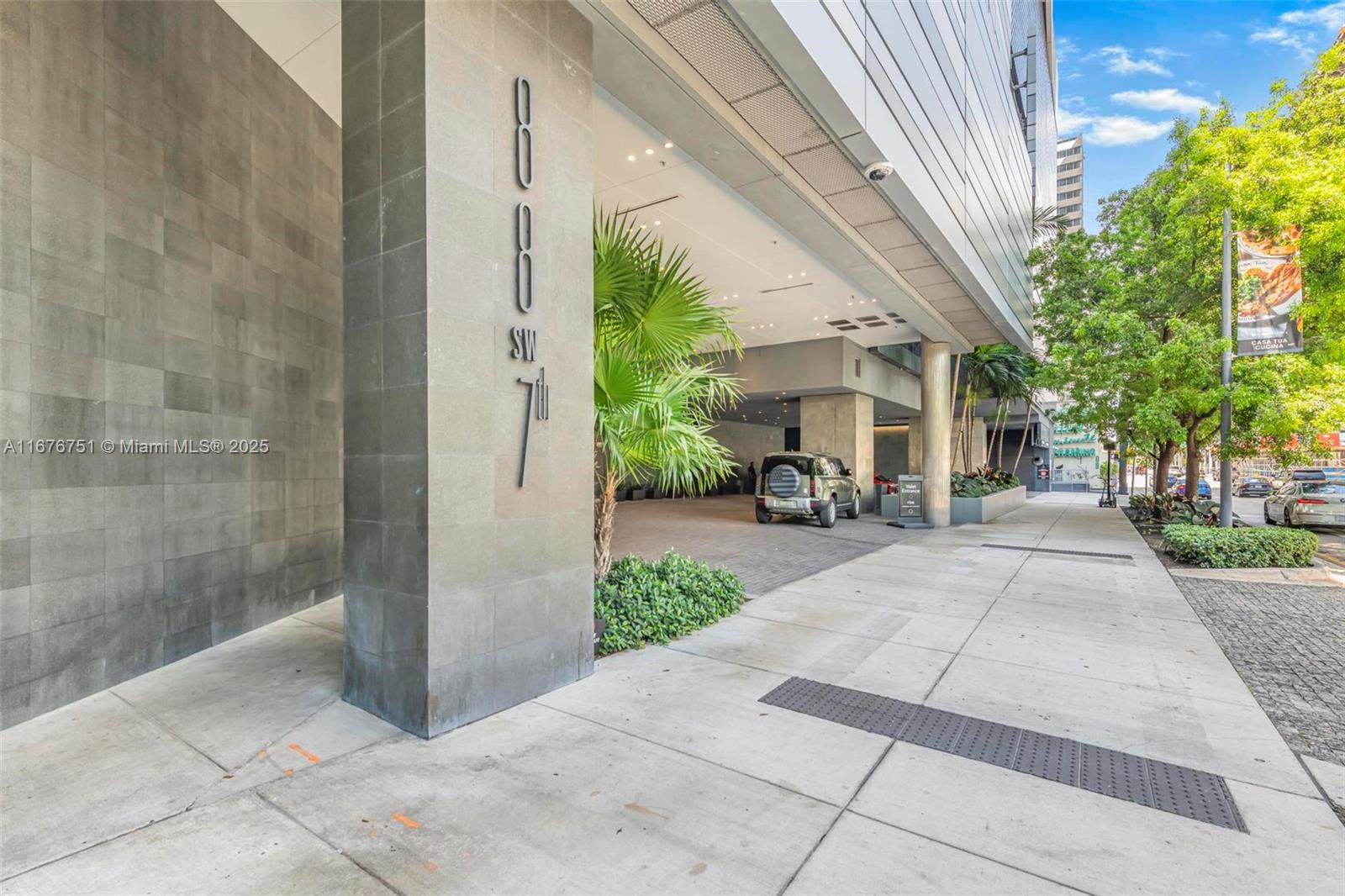 88 SW 7th St 3806