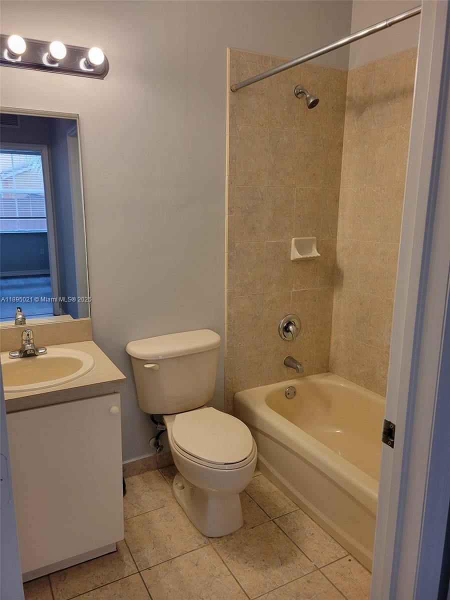 CASA DEL SUR - Residential Lease