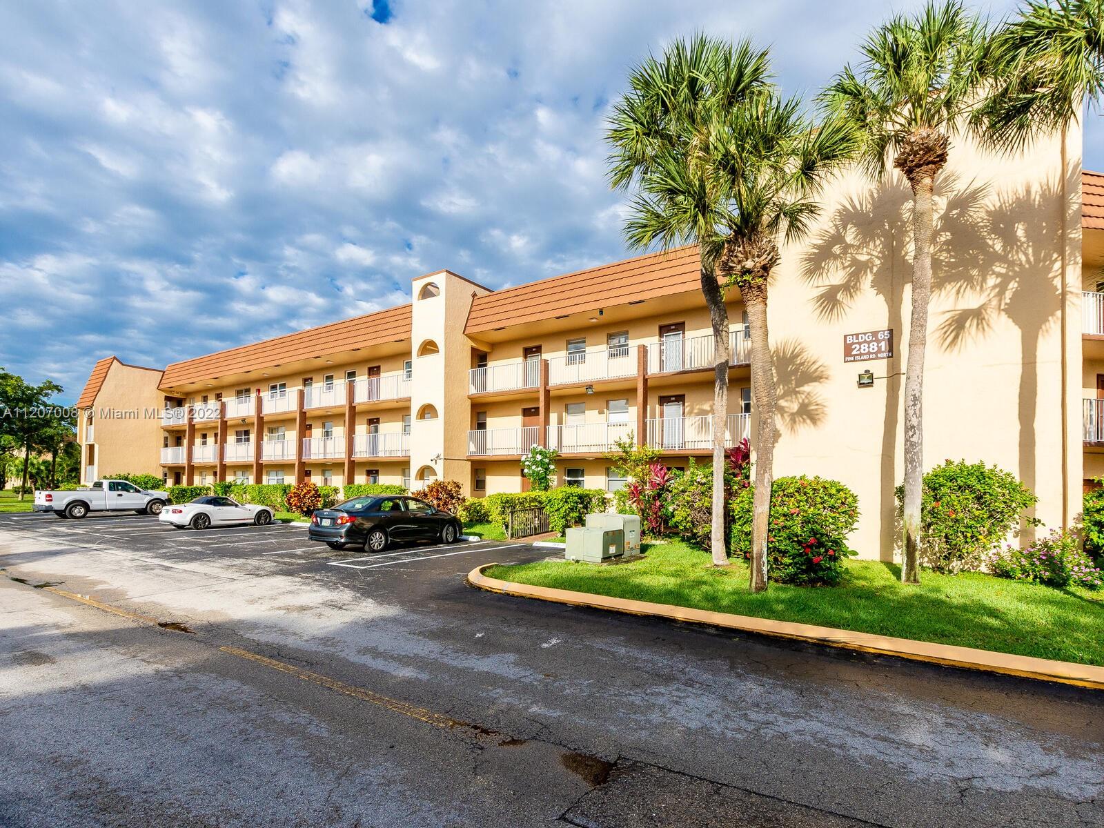 SUNRISE LAKES 65 - Residential