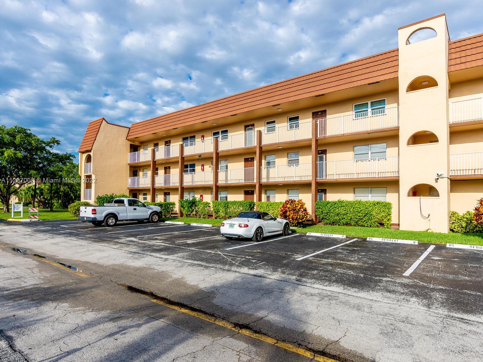 SUNRISE LAKES 65 - Residential