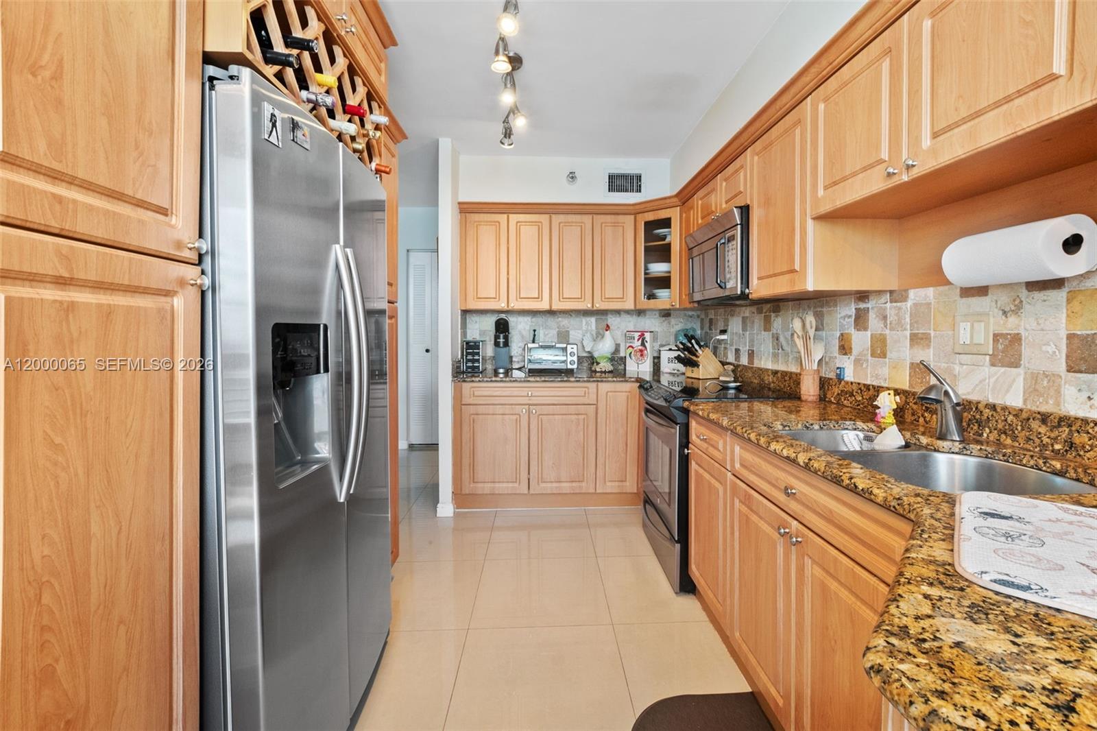 MYSTIC POINTE CONDO NO TH - Residential