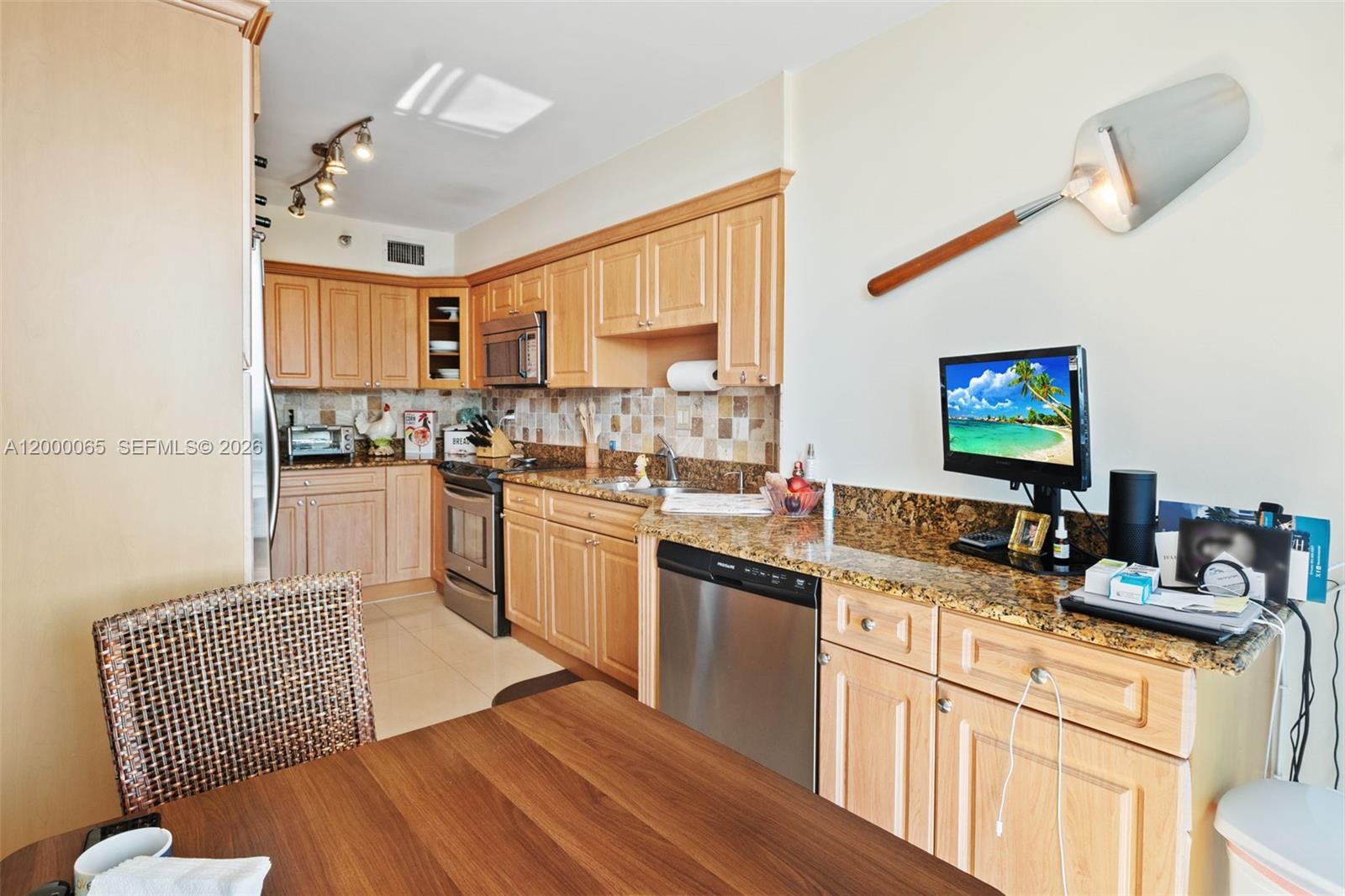 MYSTIC POINTE CONDO NO TH - Residential