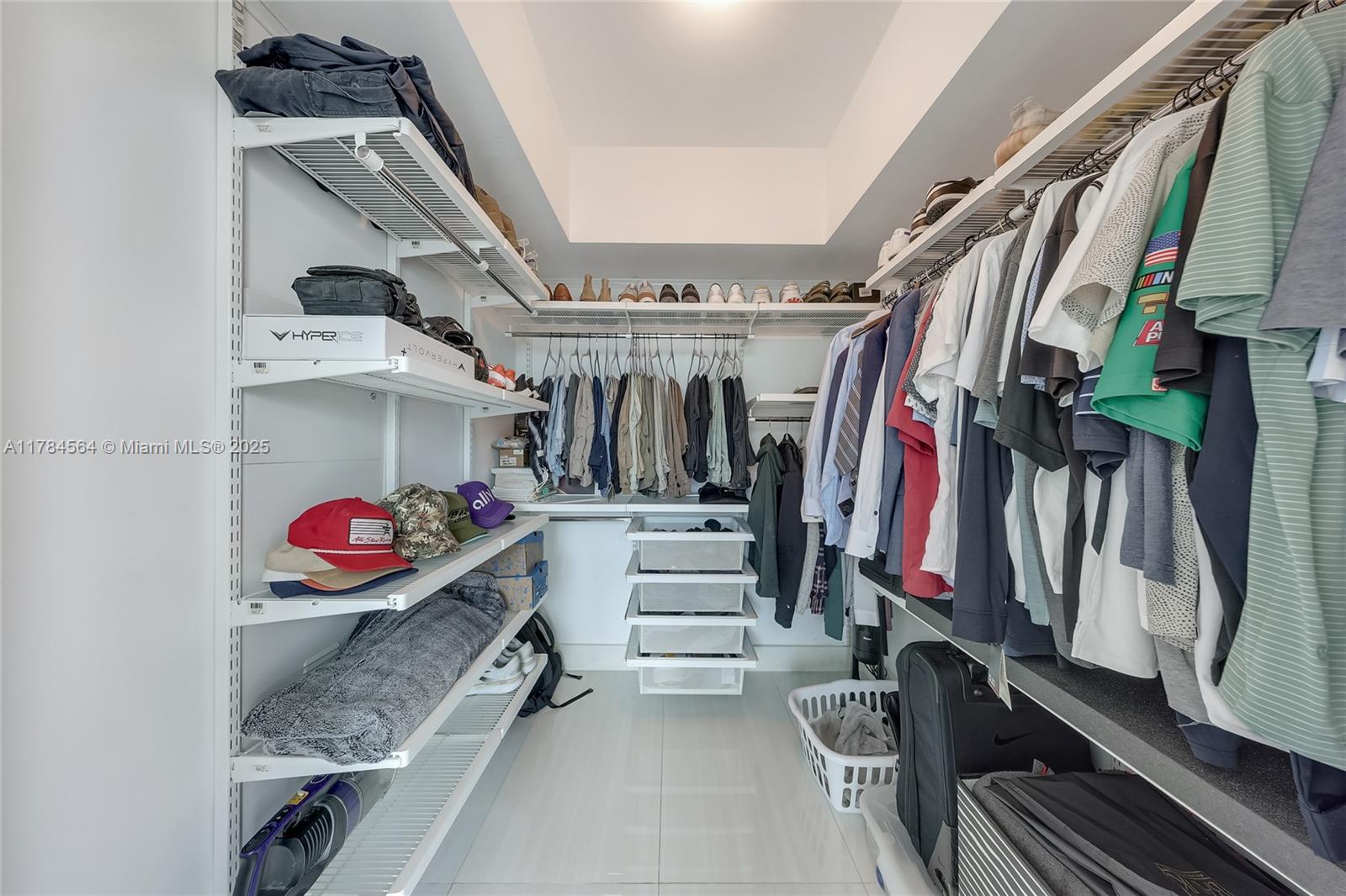 THE PLAZA 901 BRICKELL CO - Residential