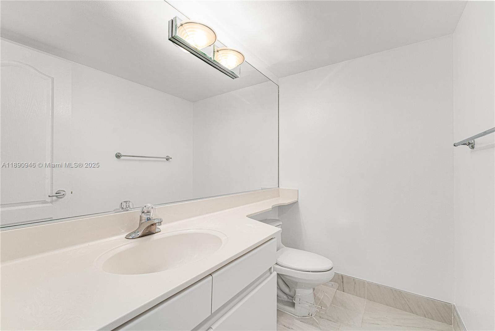 SUNSET HARBOUR SOUTH COND - Residential Lease