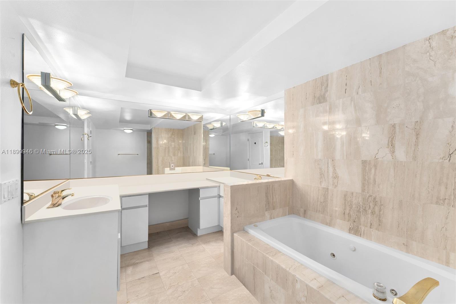 SUNSET HARBOUR SOUTH COND - Residential Lease
