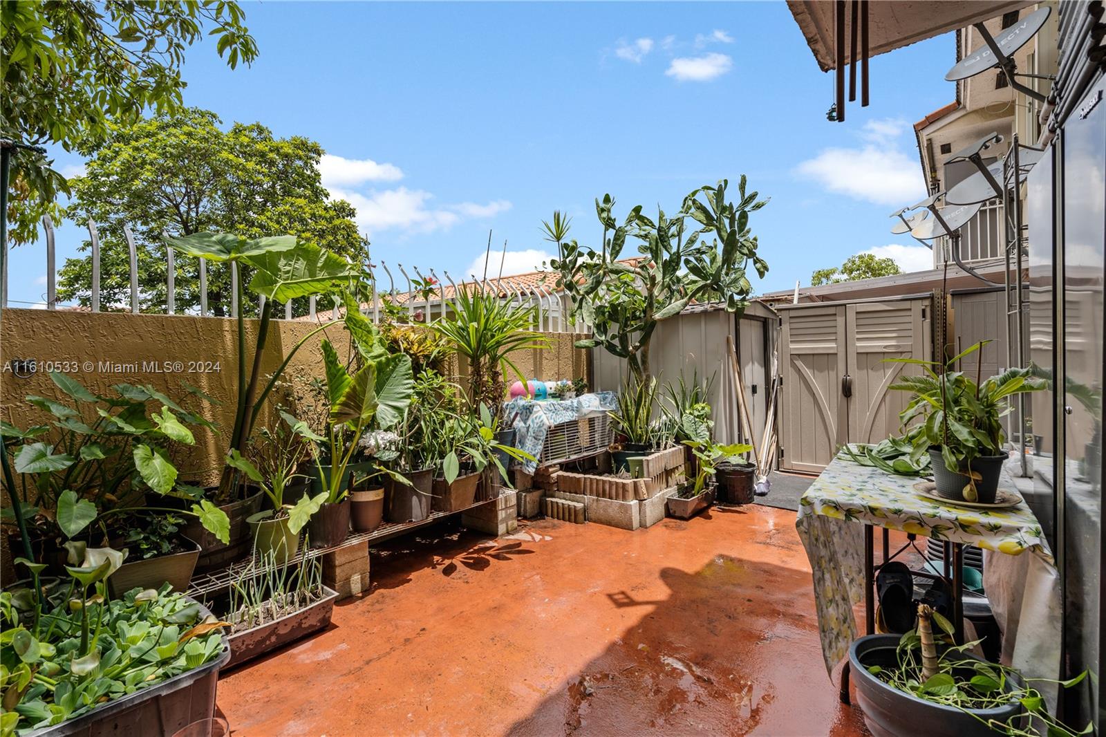 EAST VISTA CONDO - Residential