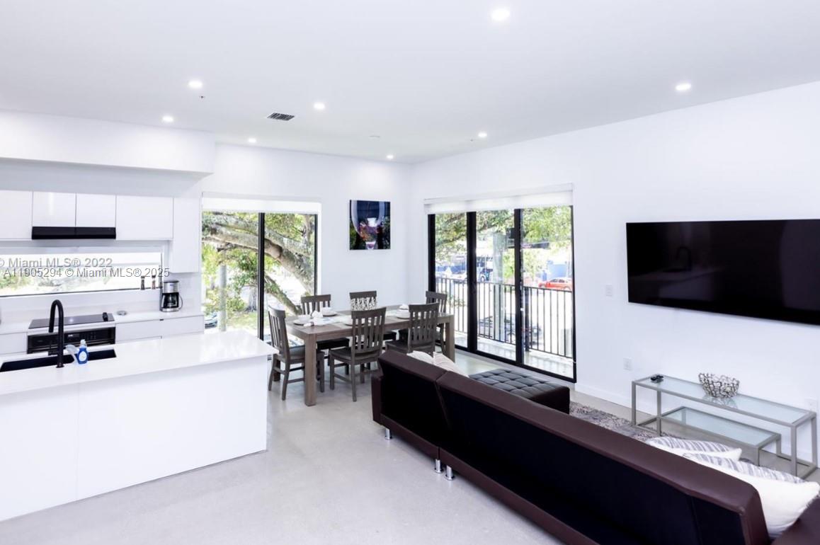 BAYWOOD - Residential Lease