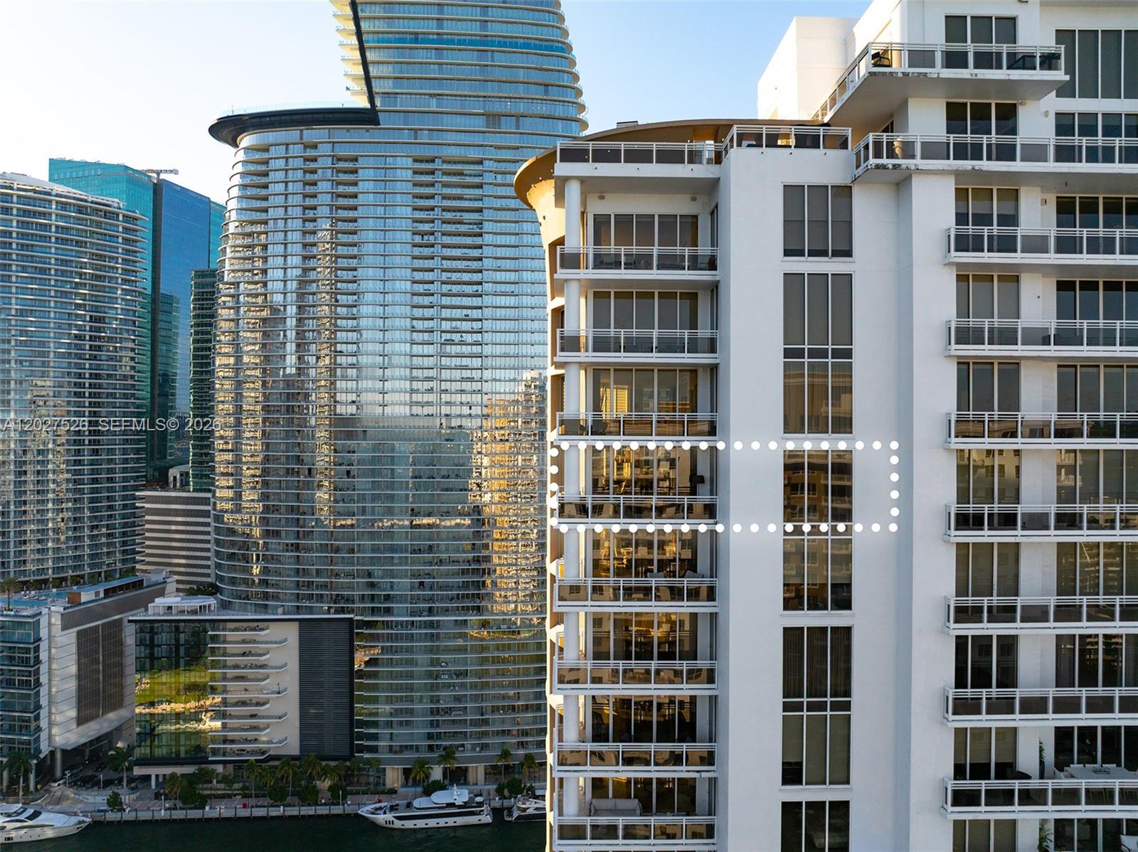 CARBONELL CONDO - Residential