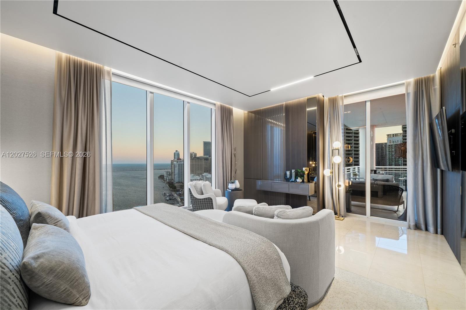 CARBONELL CONDO - Residential