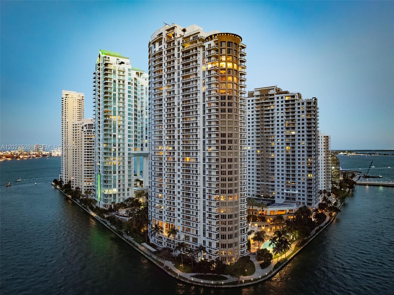 CARBONELL CONDO - Residential