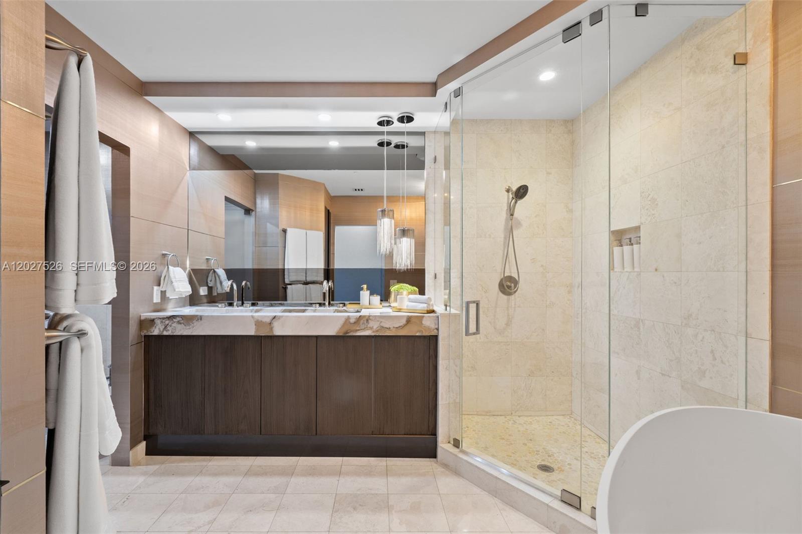 CARBONELL CONDO - Residential