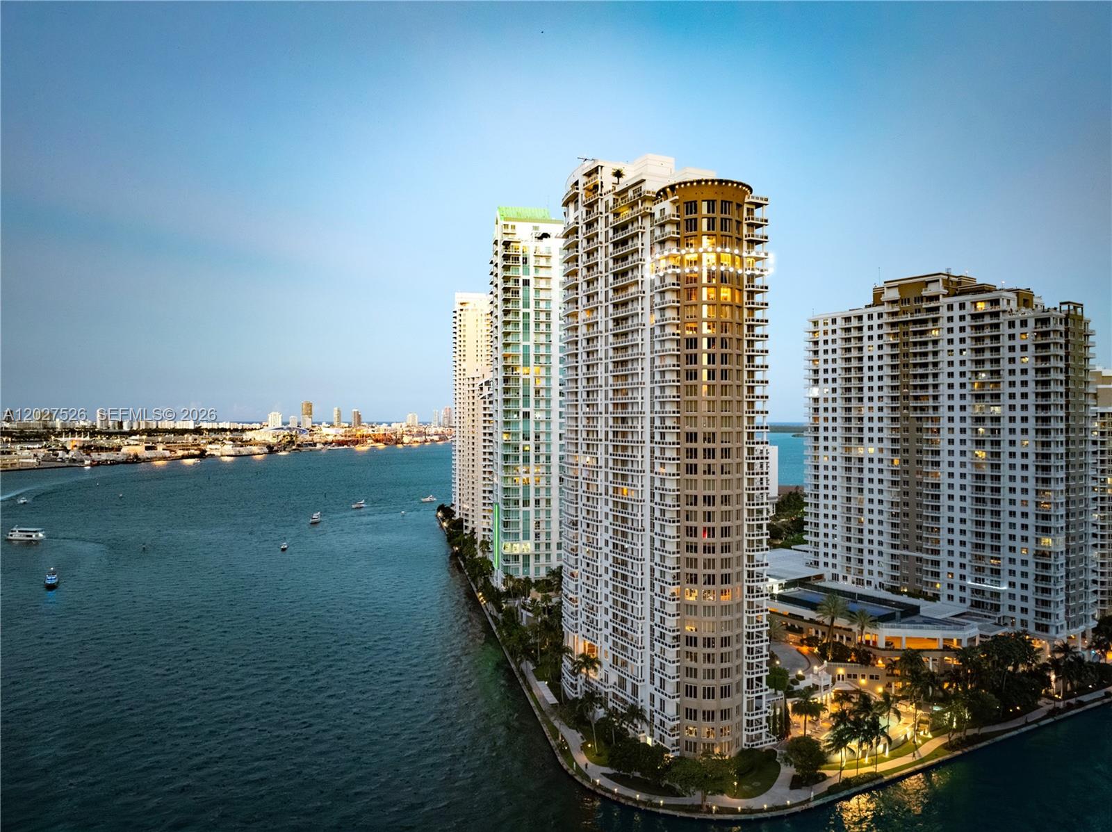 CARBONELL CONDO - Residential