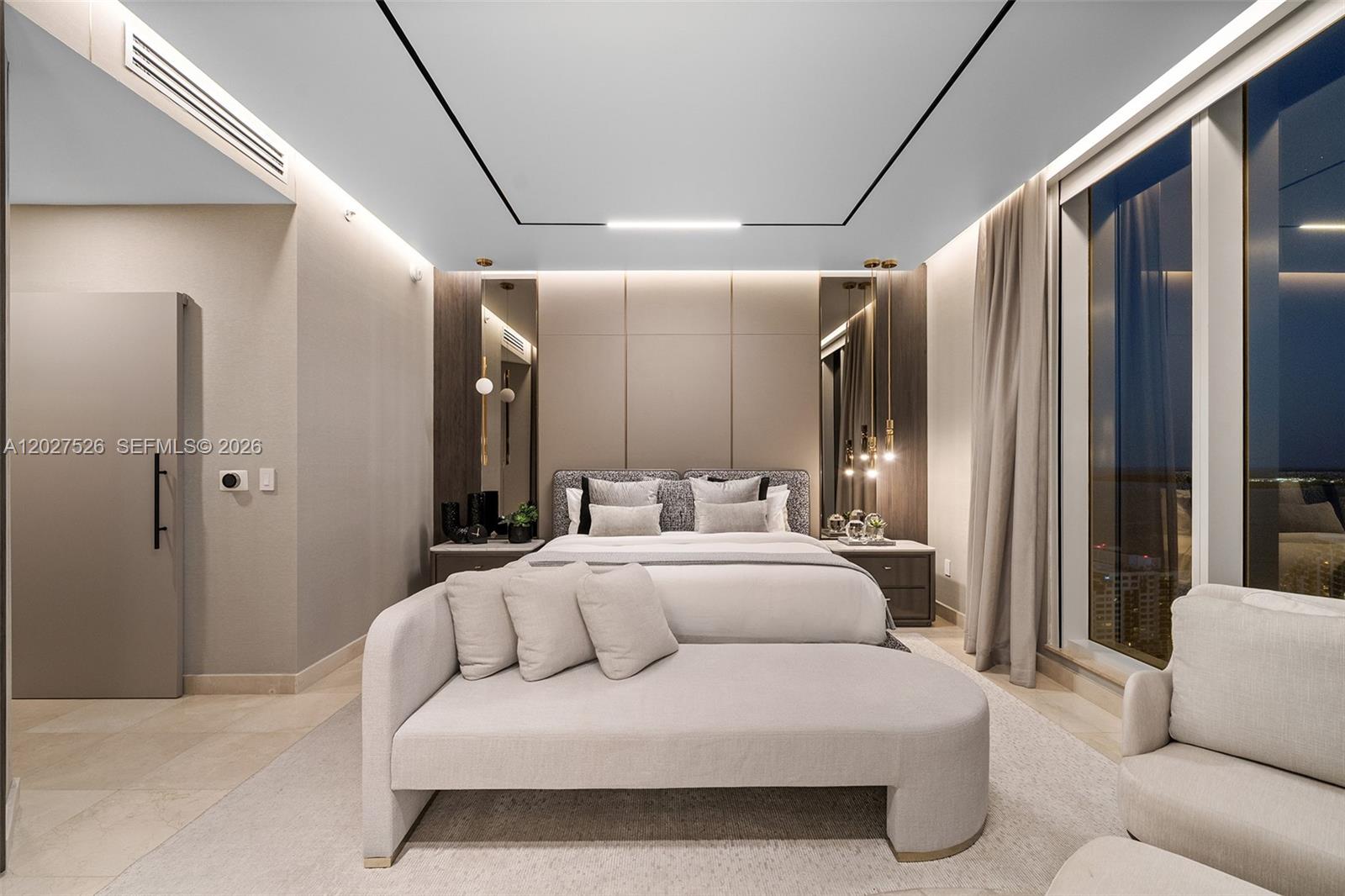 CARBONELL CONDO - Residential