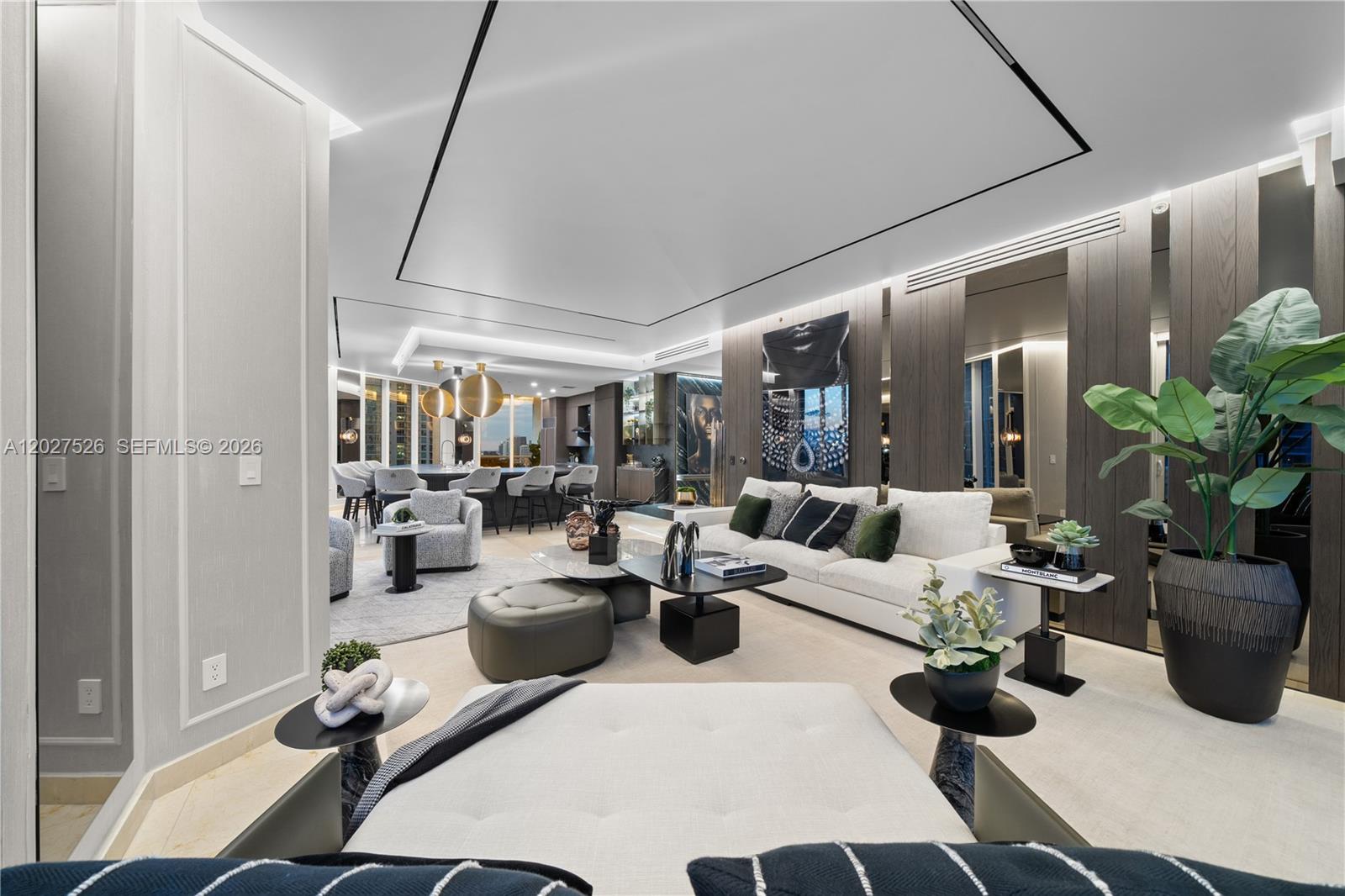 CARBONELL CONDO - Residential