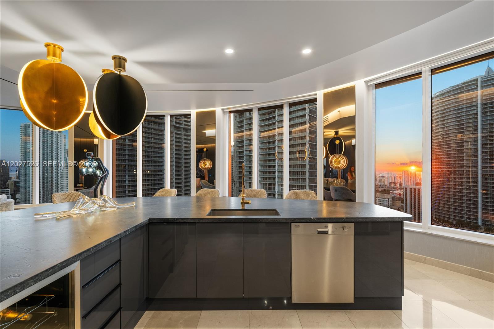 CARBONELL CONDO - Residential