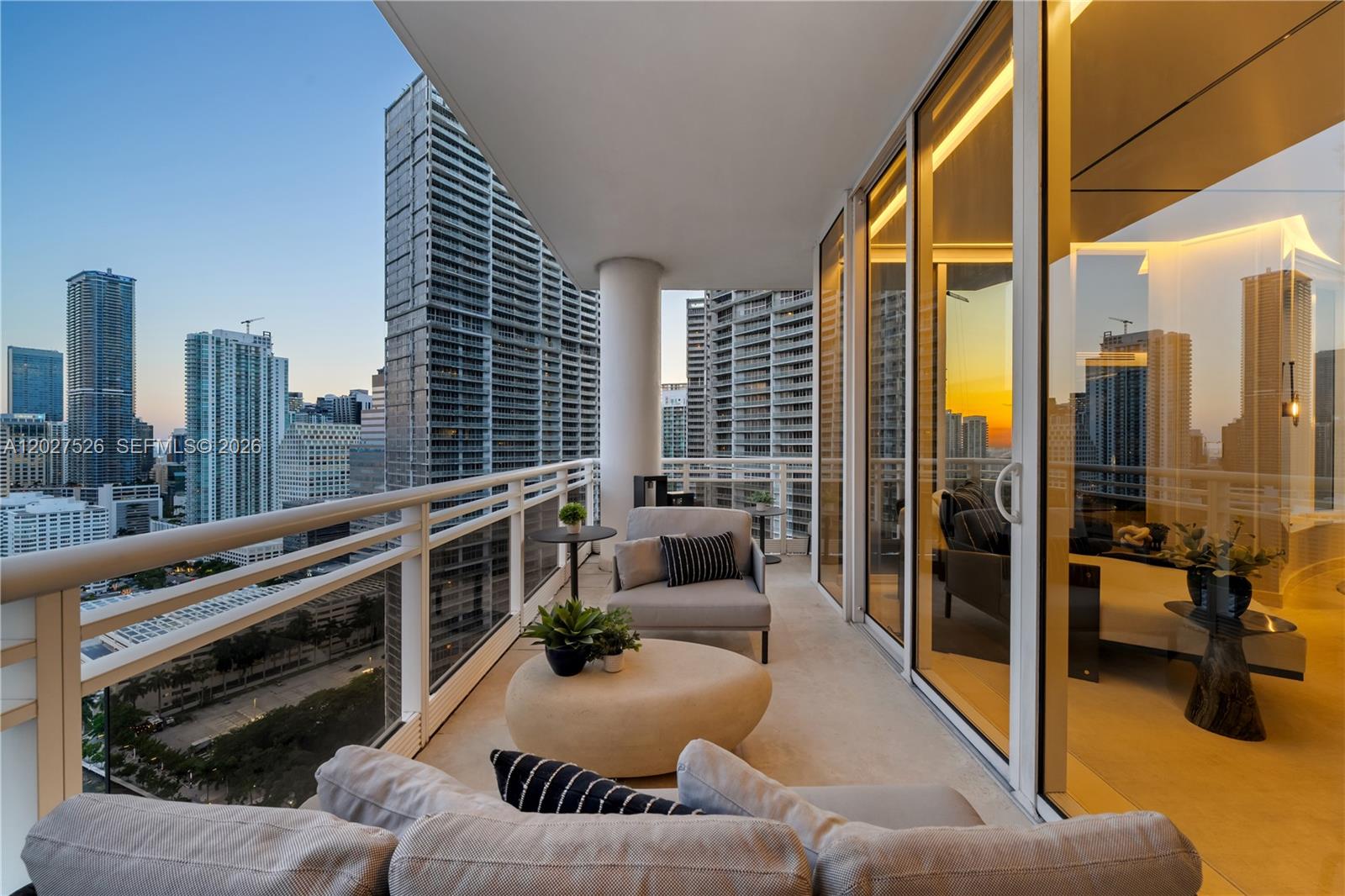CARBONELL CONDO - Residential