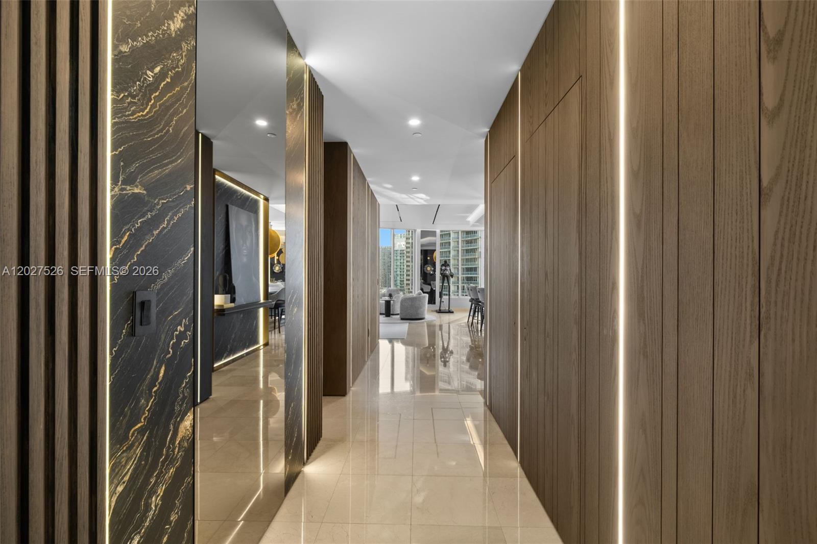 CARBONELL CONDO - Residential