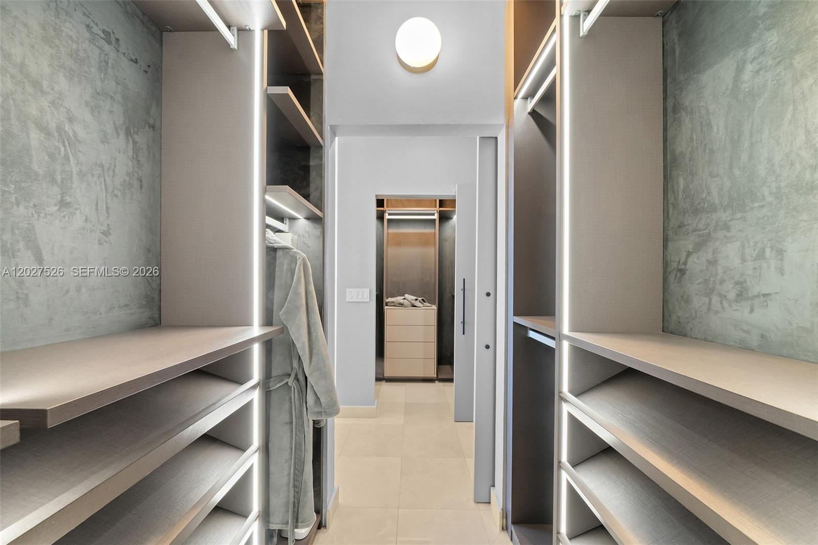 CARBONELL CONDO - Residential