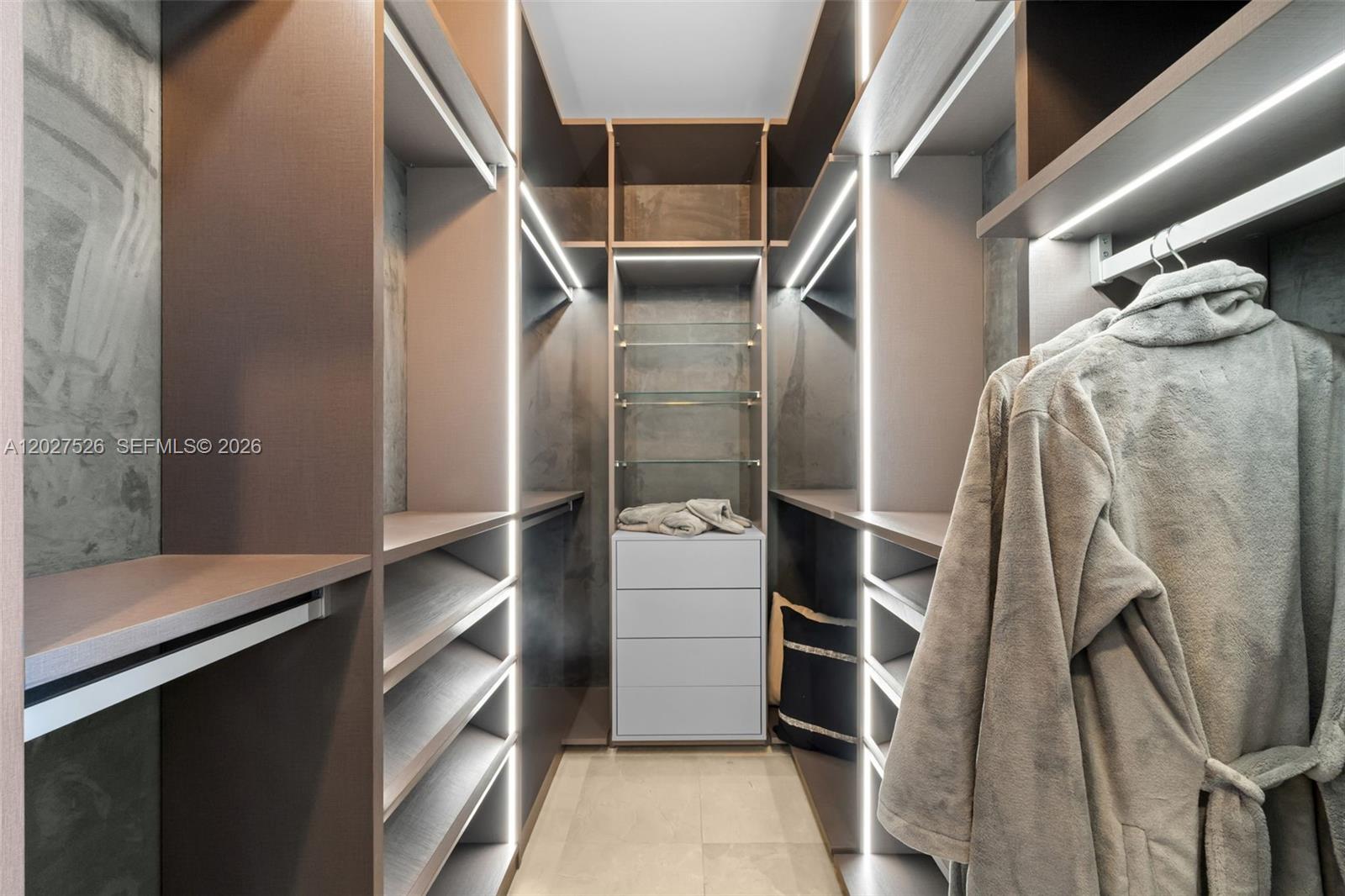 CARBONELL CONDO - Residential