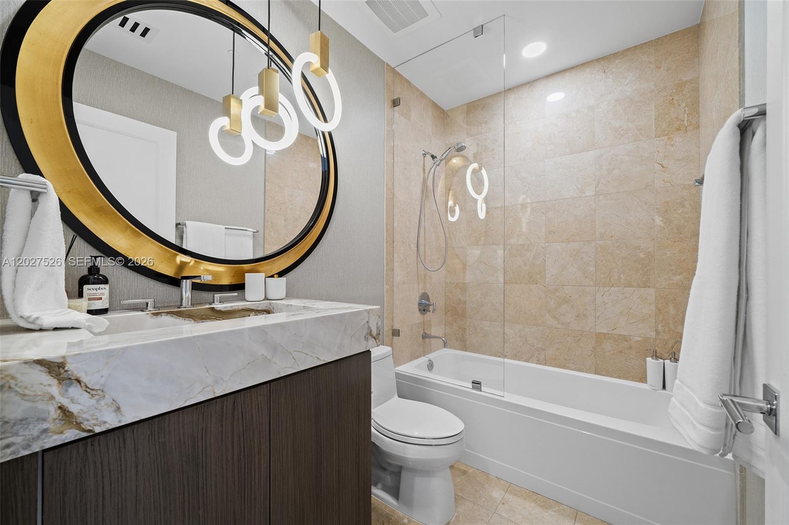 CARBONELL CONDO - Residential